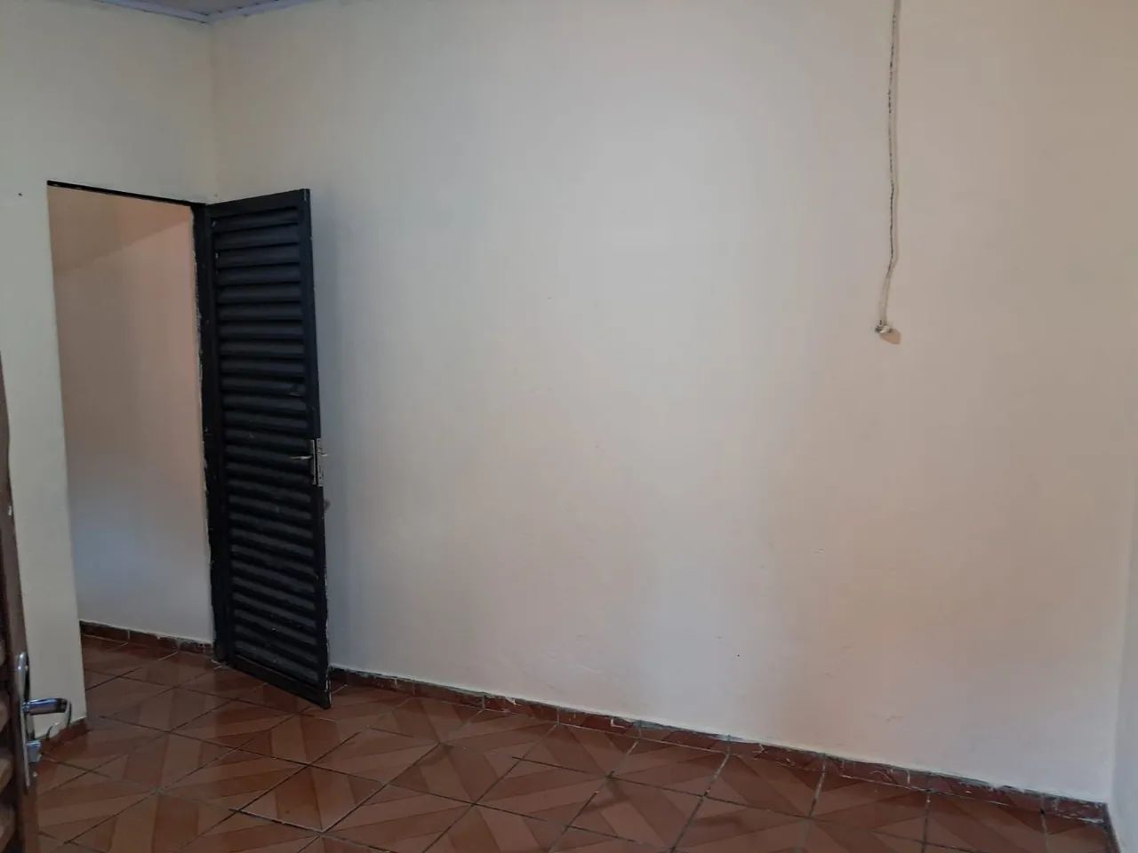Alugo Kitnet na 1105 700 reais - Foto 4