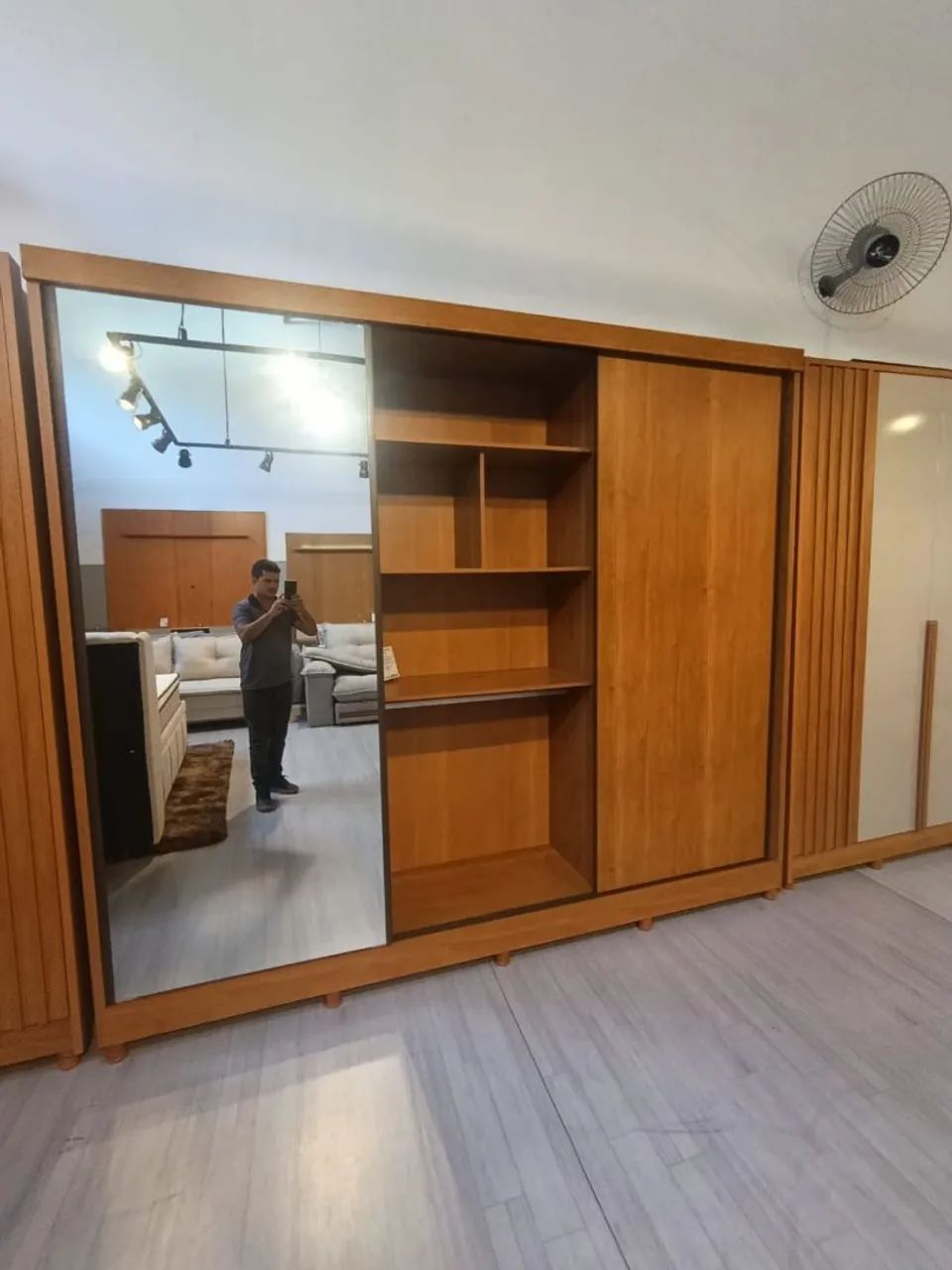 Guarda roupas 3 portas com espelho dicasabh - Foto 4