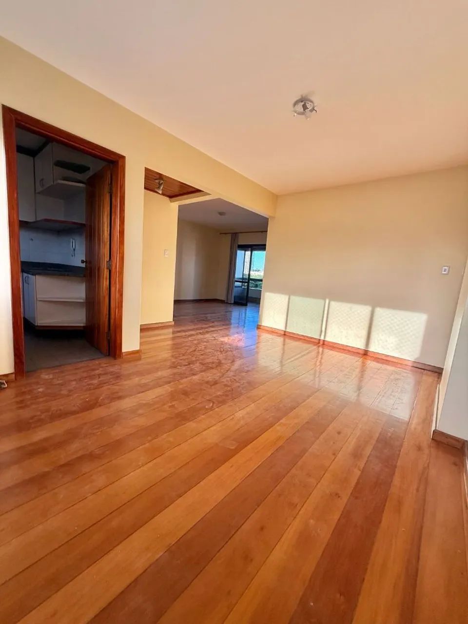 OPORTUNIDADE NO CENTRO DA CIDADE - CONFORTO, ESPAÇO E LOCALIZAÇÃO PRIVILEGIADA - Foto 4