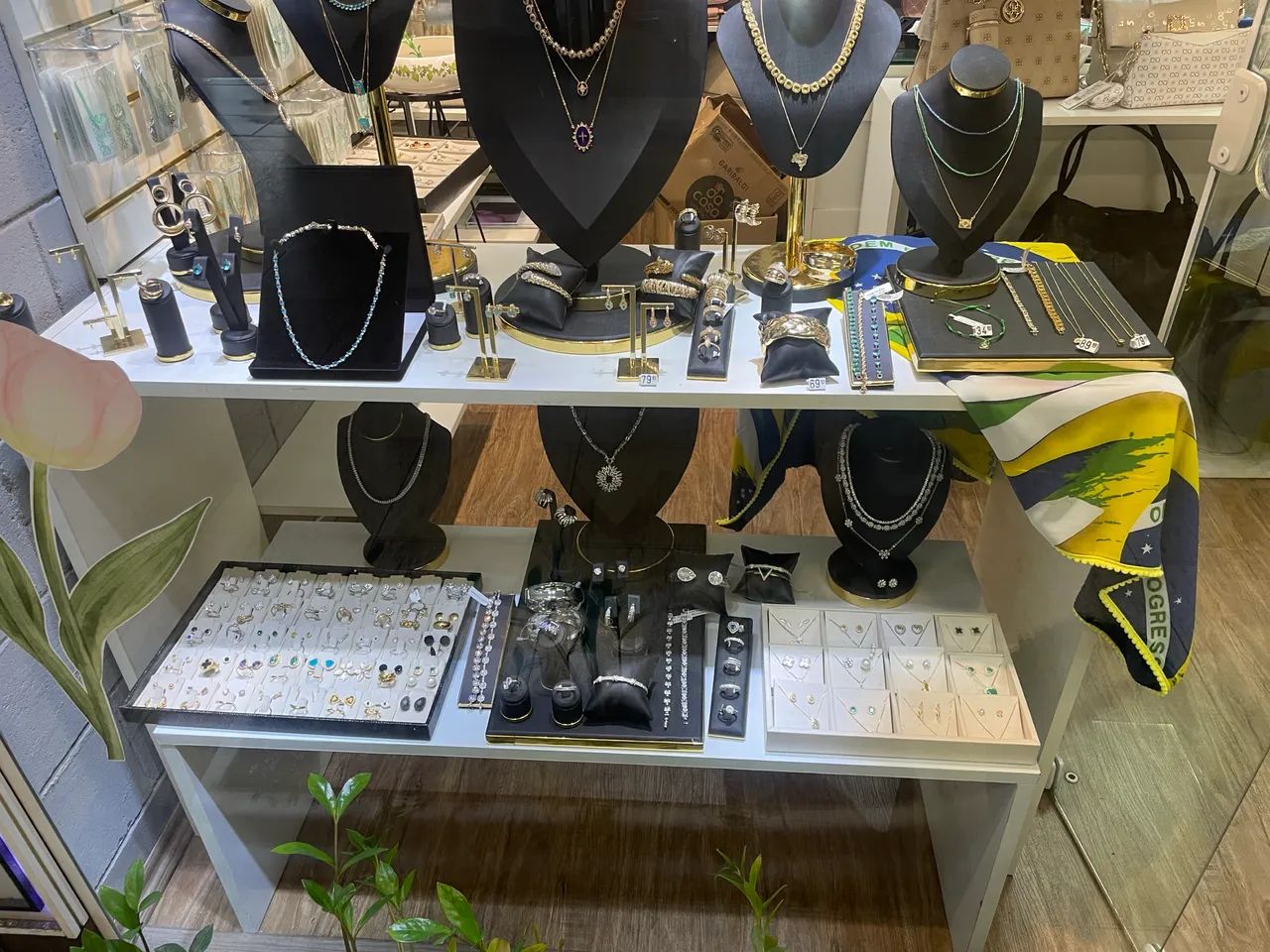 Balcão para vitrine de acessórios 