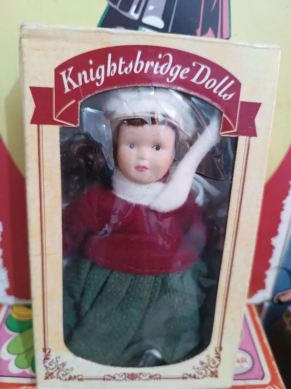 Boneca de Porcelana Knightsbridge Dolls . Boneca importada  - Foto 2