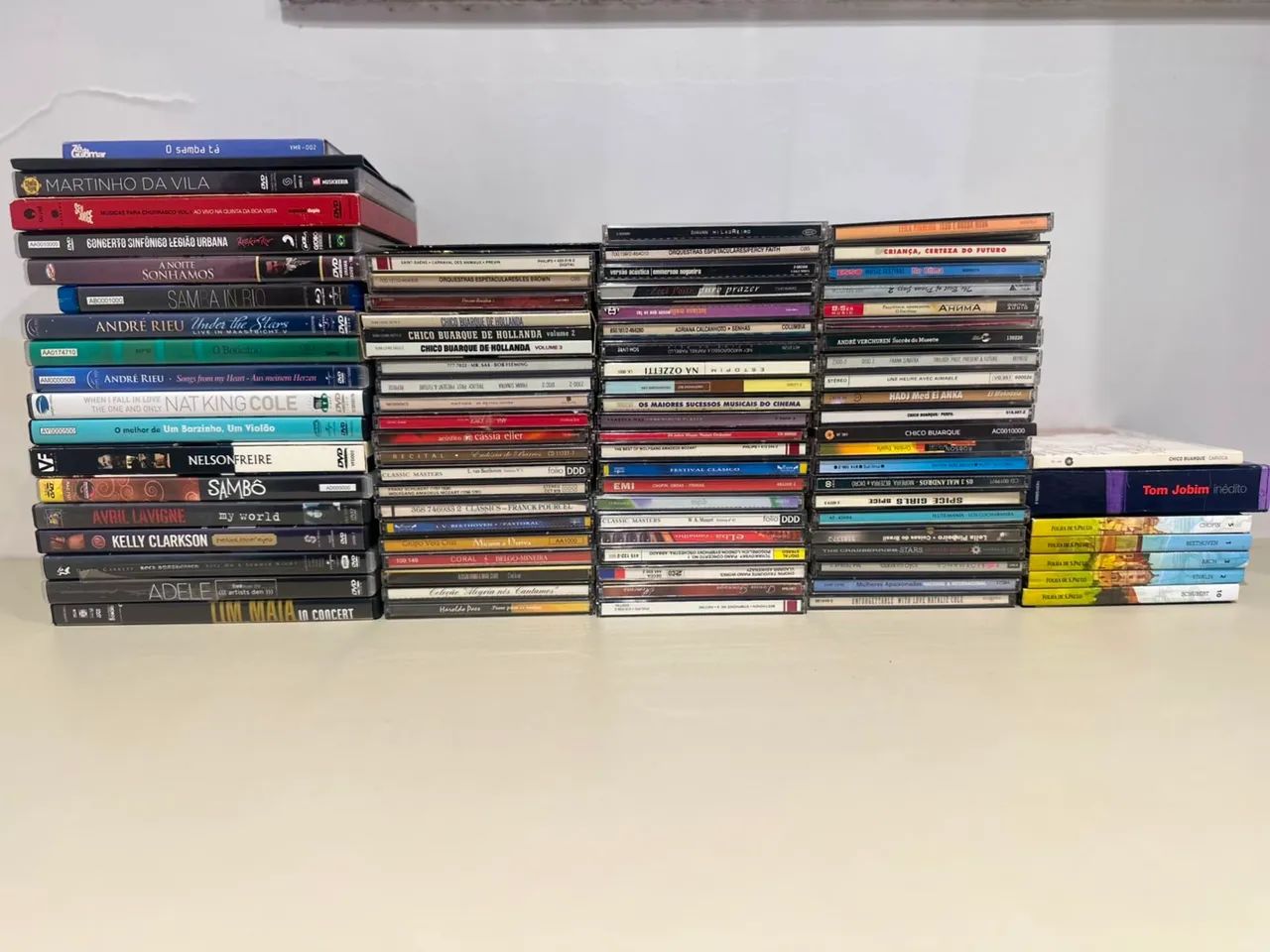 CDs e DVDs (Todos Originais) Nacionais e Internacionais Variados
