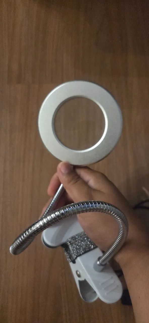 Luminária de mesa com lupa - Foto 4