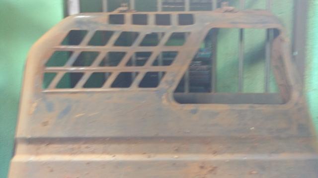 CJ. soldado capuz do motor E215B New Holland p/n * - Foto 6