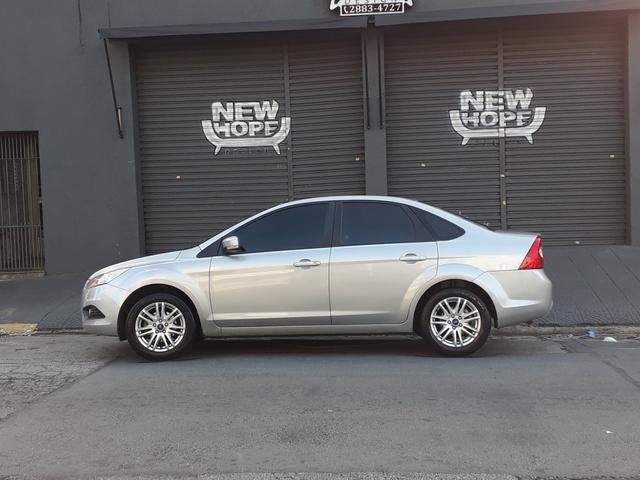 Ford Focus Glx 2.0 flex sem entrada