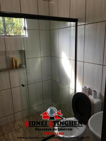 Casa na Praia, 02 dormitórios, laje, piso cerãmico e terreno todo murado - Foto 8