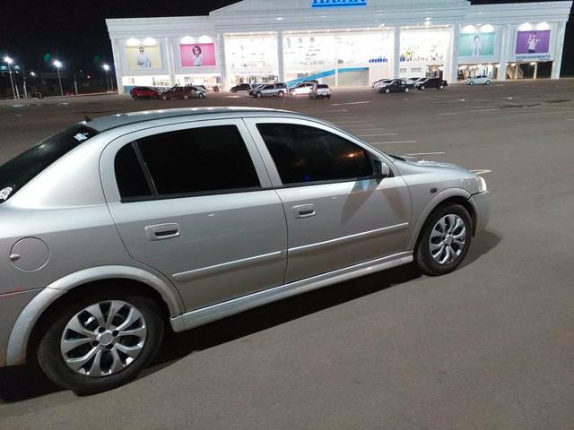 Vendo este carro astro