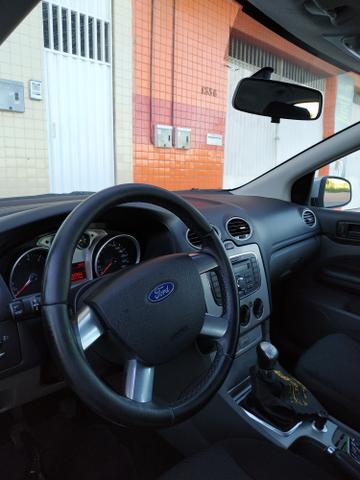 Ford Focus GLX 1.6 Hatch - Foto 8