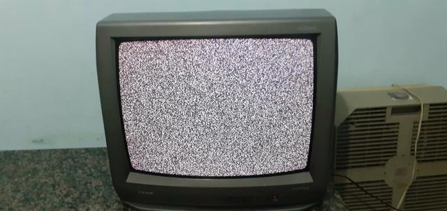 Televisão de 21 polegadas em ótimo estado