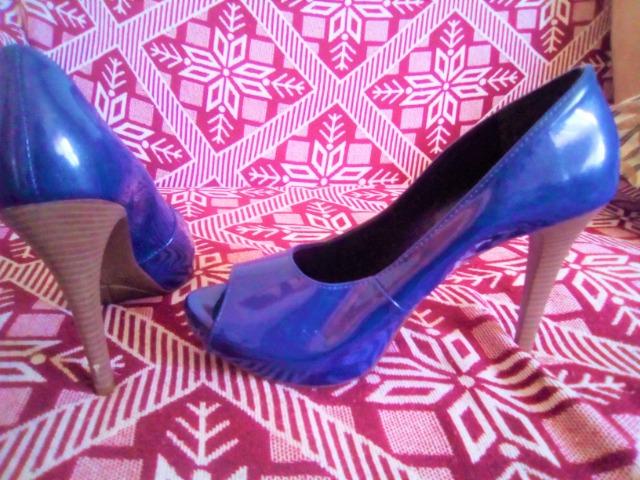 Peep Toe Meia Pata Verniz - Azul - Foto 2