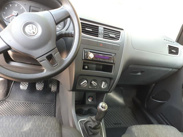 Volkswagen Fox 1.0 (Flex) 4p - 2013 - Foto 5