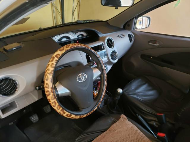 Toyota Etios e completo cano esportivo - Foto 2