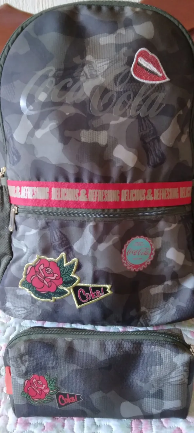 Mochila da Coca Cola + Estojo Coca Cola