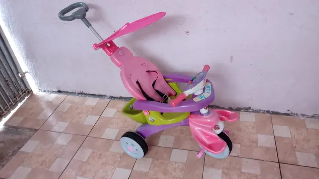 Triciclo Infantil Empurrador C/ Haste Trike Rosa Magic Toys