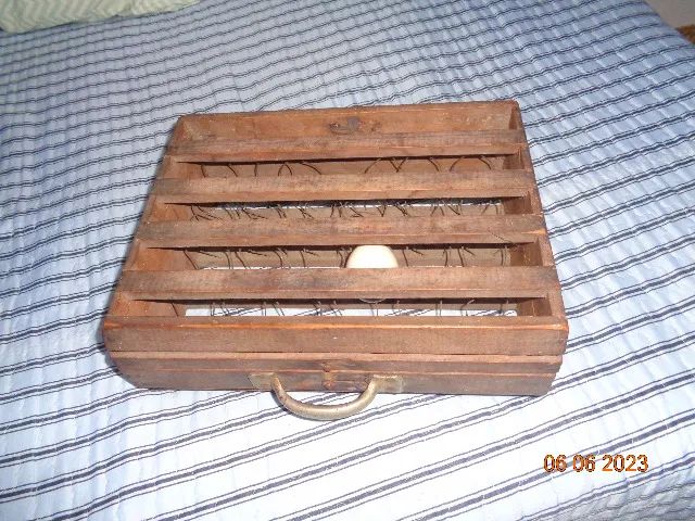 Antiga Maleta Porta Ovos