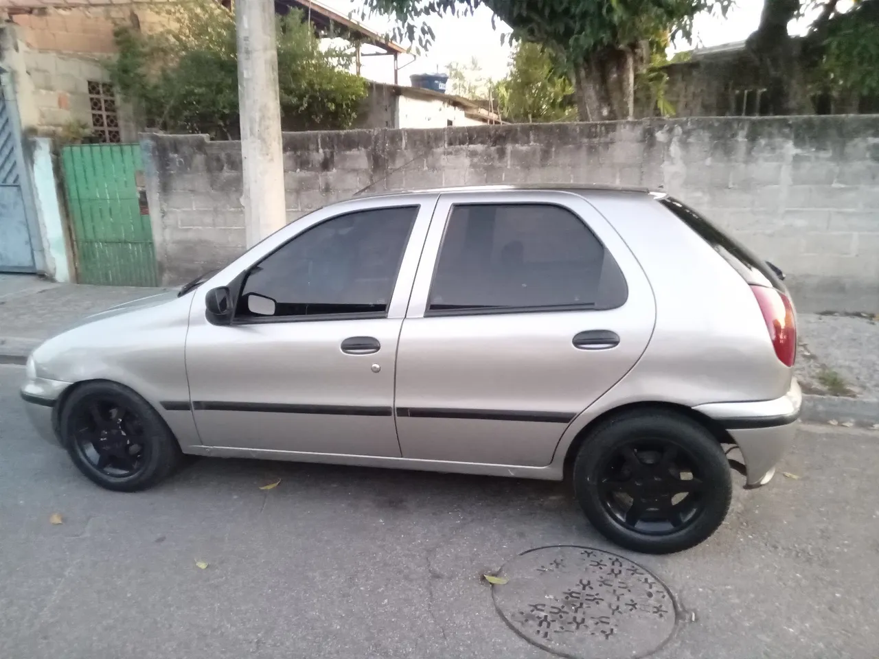 comprar Fiat Weekend em Jacareí - SP