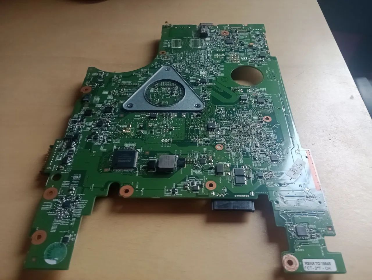 Placa mãe notebook Dell Inspiron 14 modelo p22g  - Foto 4