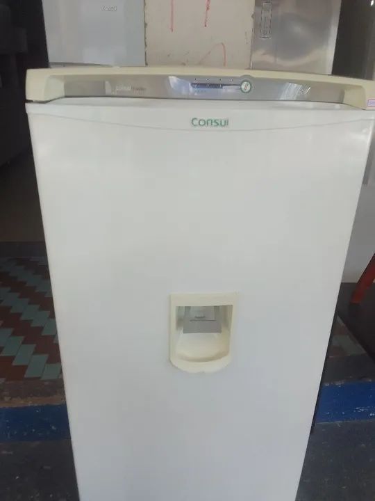 Geladeira Consul com Dispenser de Água 3 mês de garantia 