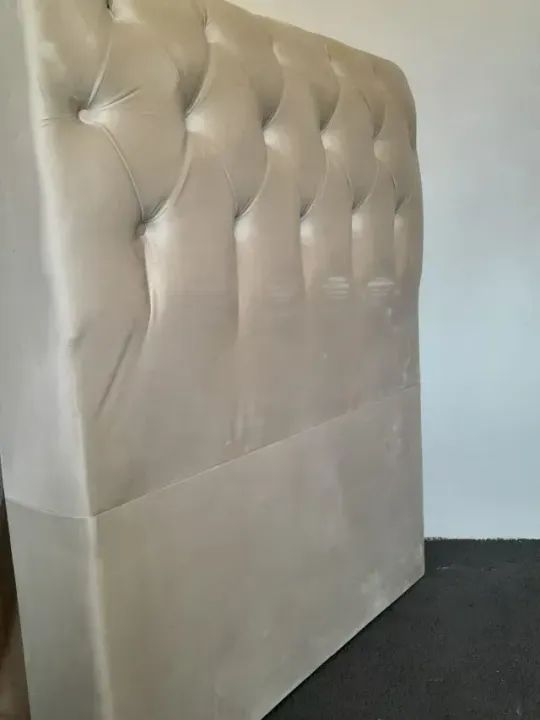 Cabeceira de solteiro estofada bege aveludada ! - Foto 2