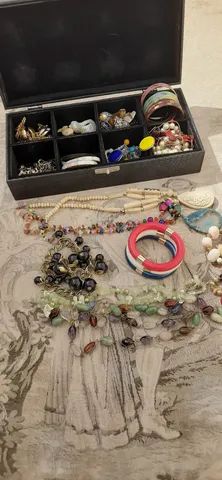 Lote Bijus vintages LEIA A DESCRIÇÃO  - Foto 5