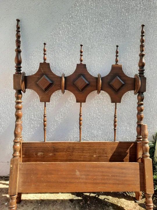 Vendo  Cama de solteiro  Cerejeira - Foto 2