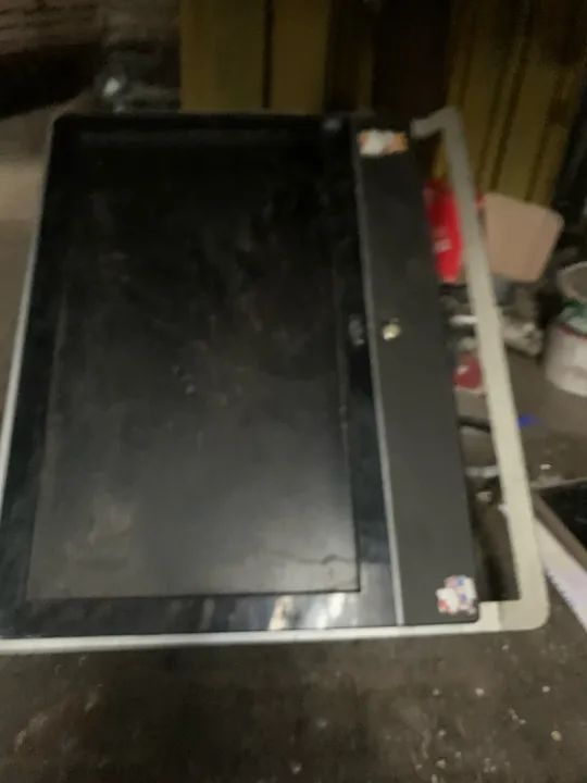  AOC  M92E modelo AA183M  para aproveitar peças tela quebrada faltando partes  - Foto 5