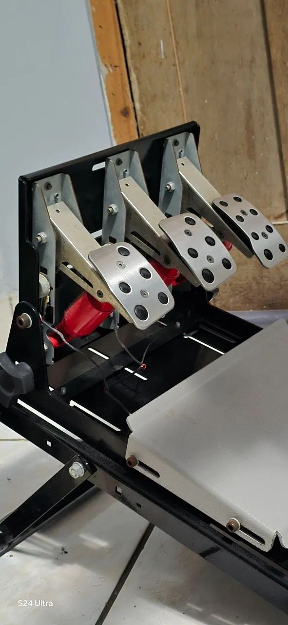 Logitech G27 Steering Wheel64295047620097122