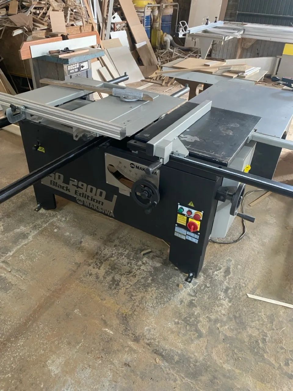 Serra de Mesa Makita - F50 2900 Black Edition - Foto 2