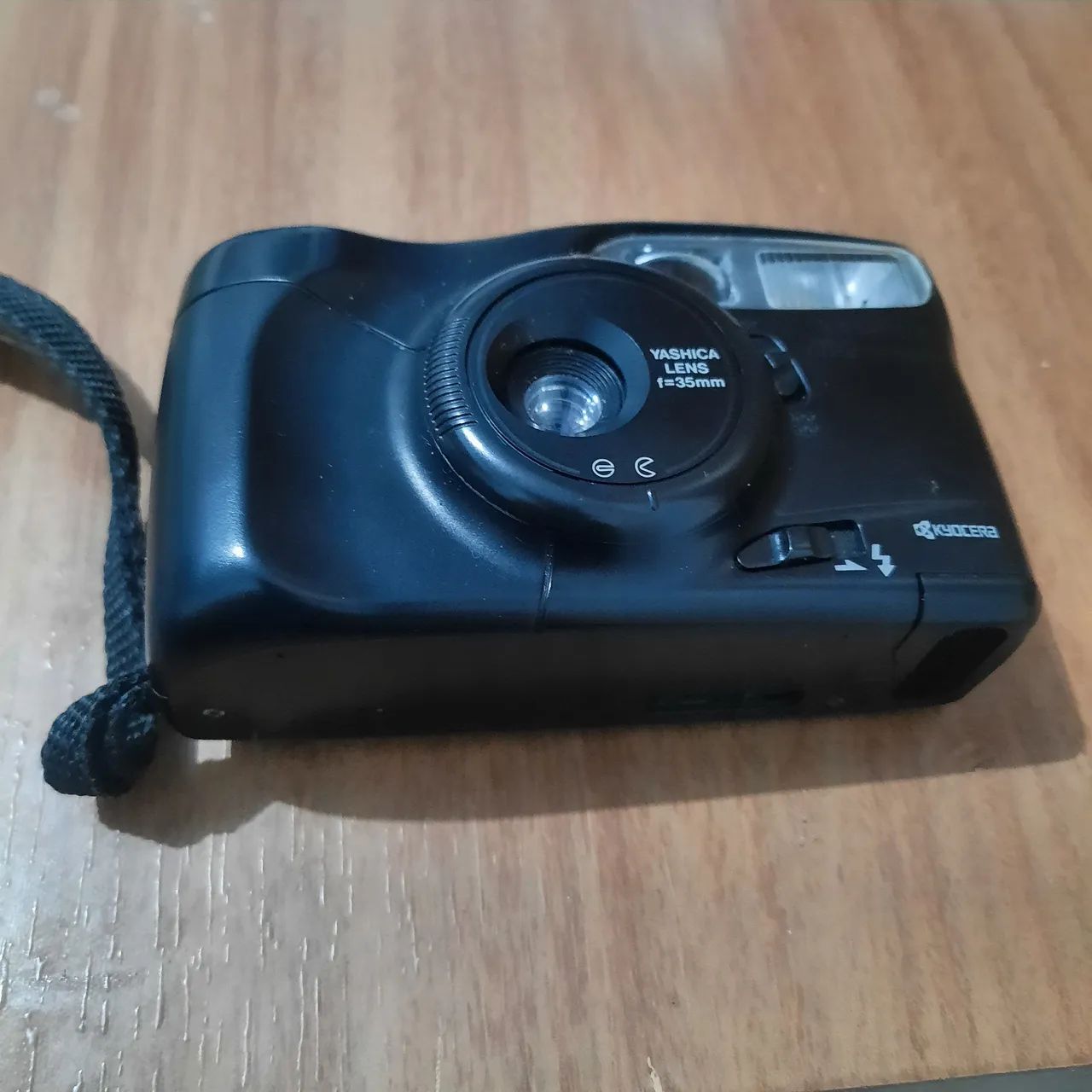 Câmera antiga Yashica lens F=35mm - Foto 2