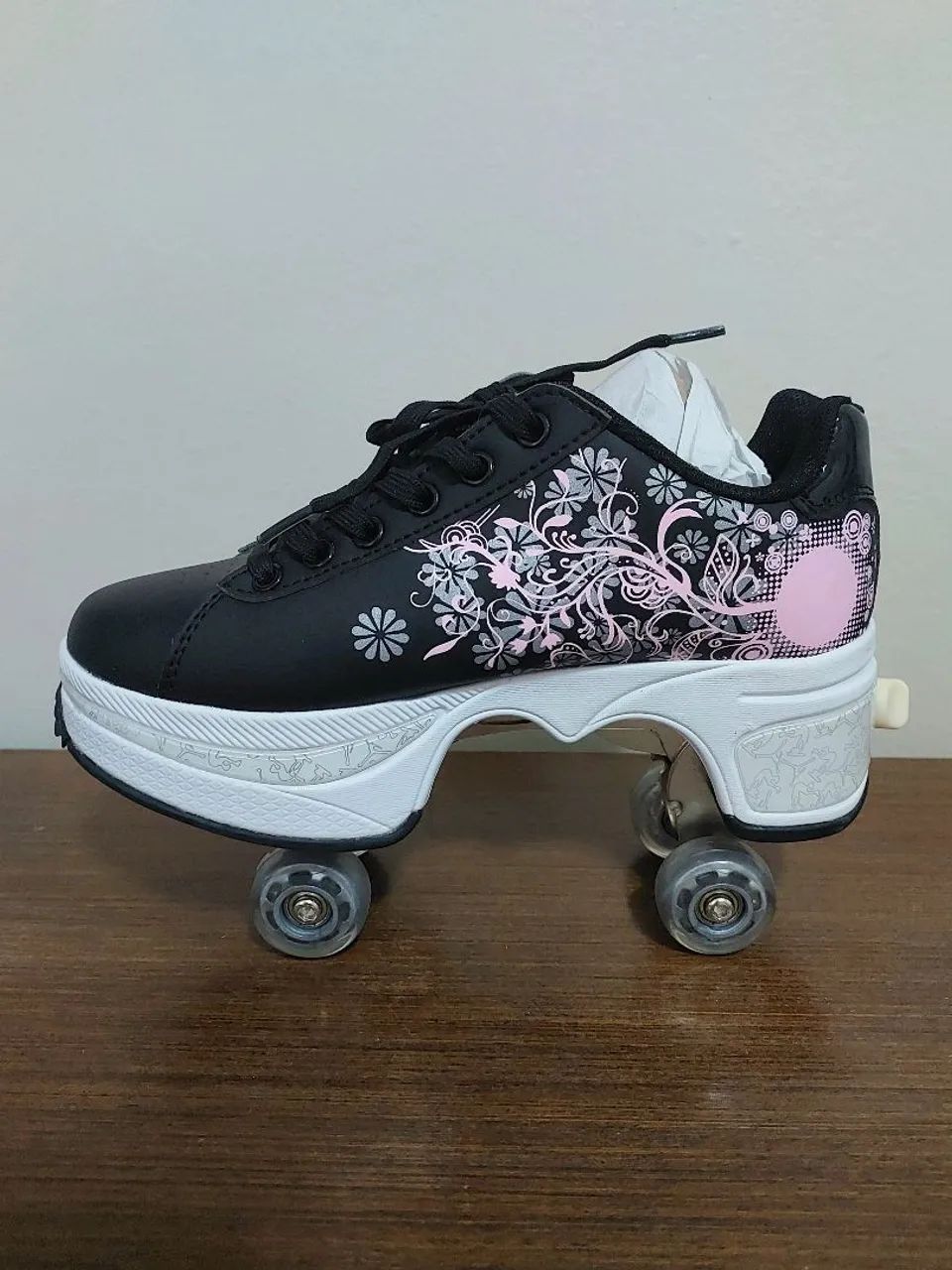 Tênis Feminino com Rodinhas - Floral - Foto 2
