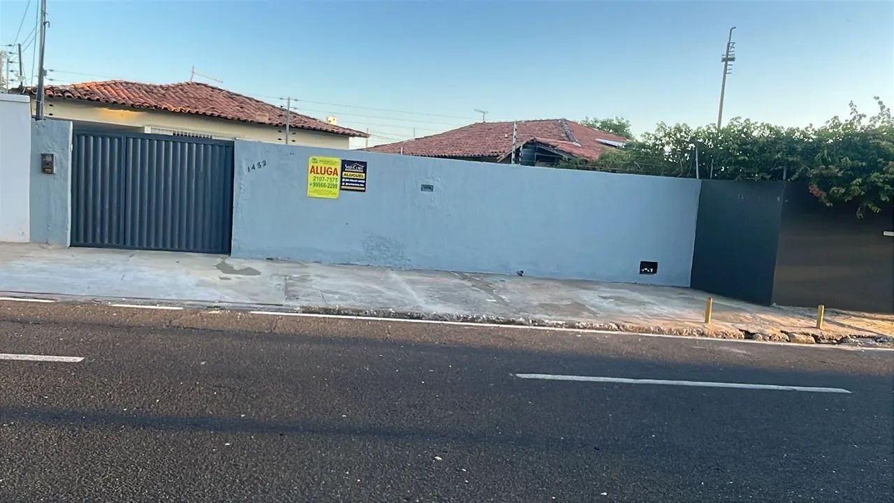 Alugo casa próximo ao balão da Universidade Federal 