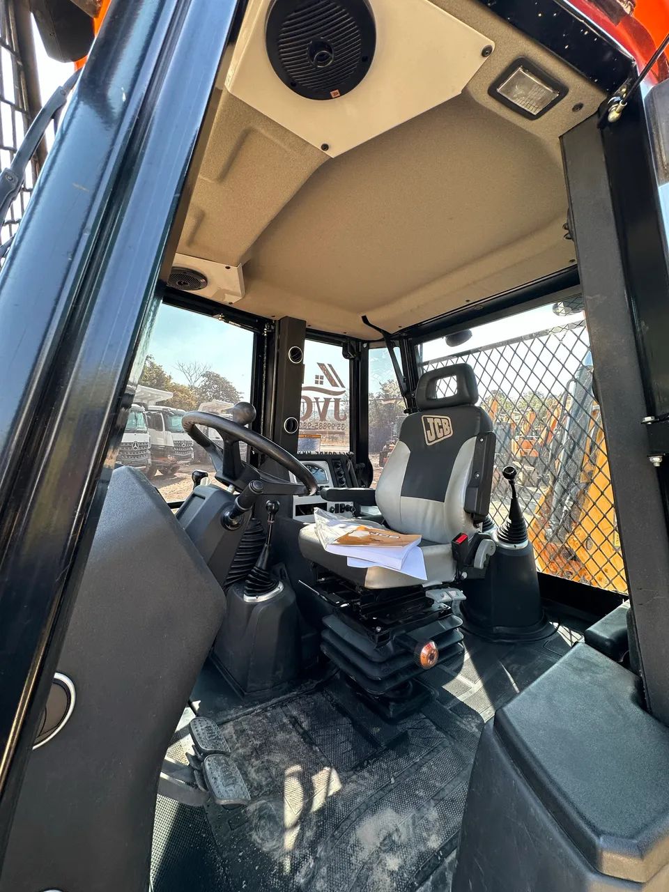 Retroescavadeira JCB 3CX 2023 4X4  - Foto 5