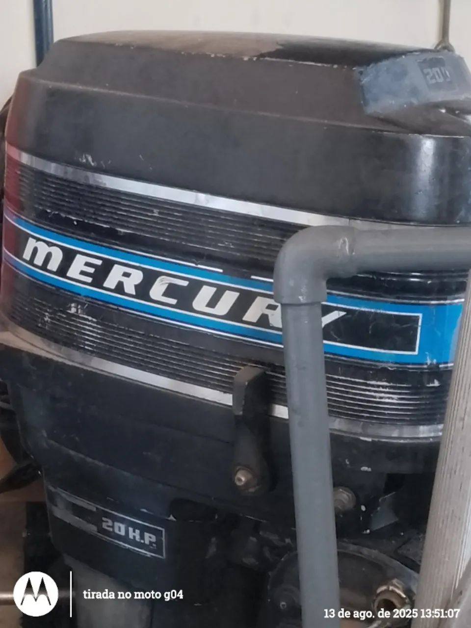 Barco reboque e motor