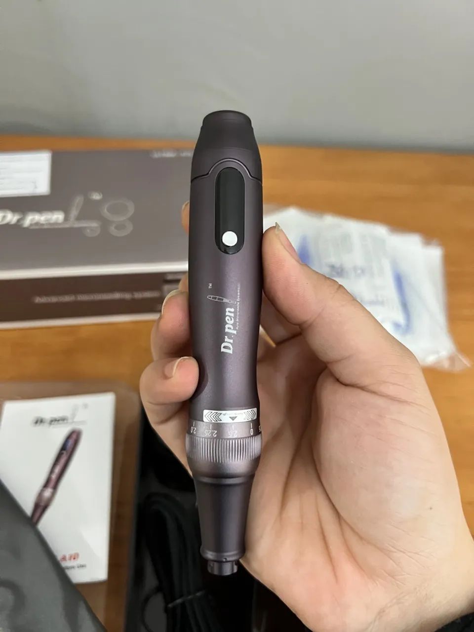 Dr.pen Ultima A10 - Dermo Roller Microagulhamento com 12 cartuchos - Foto 5