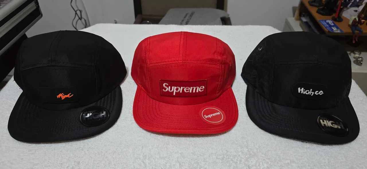 Bonés Five Panel da High e Supreme 