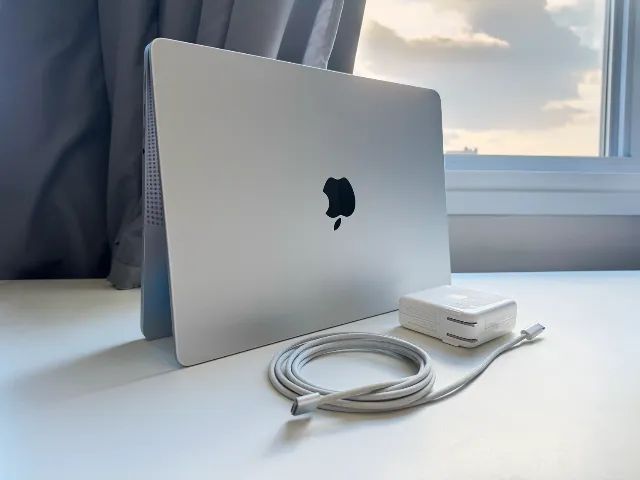 MacBook Pro M1 PRO 14" / 16gb RAM / 512gb SSD