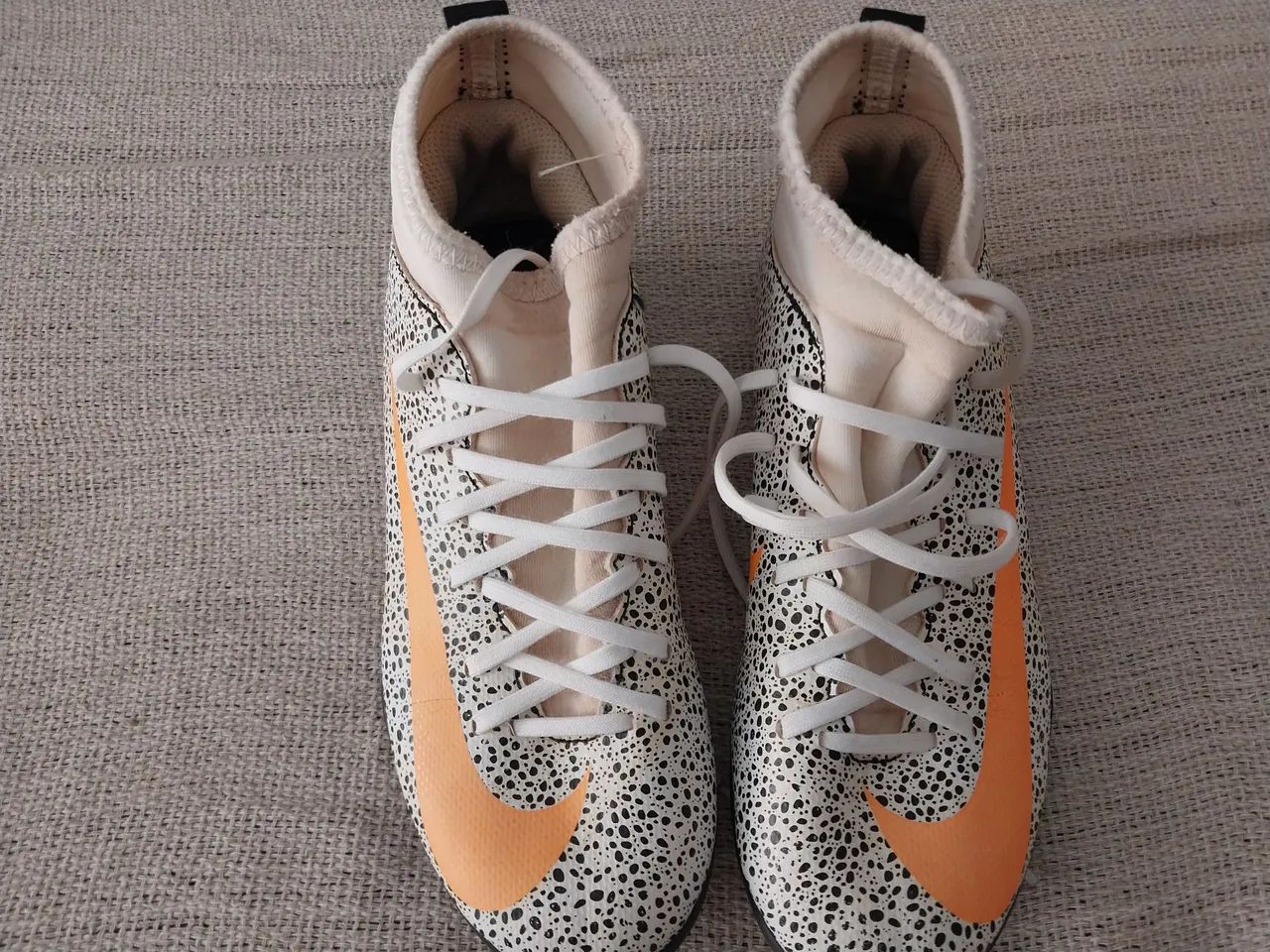 Chuteira Nike - Tamanho 34/sapatos também 34 - Foto 2