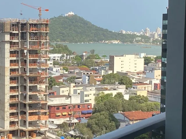 Três quartos, sol da manhã em Bento Ferreira