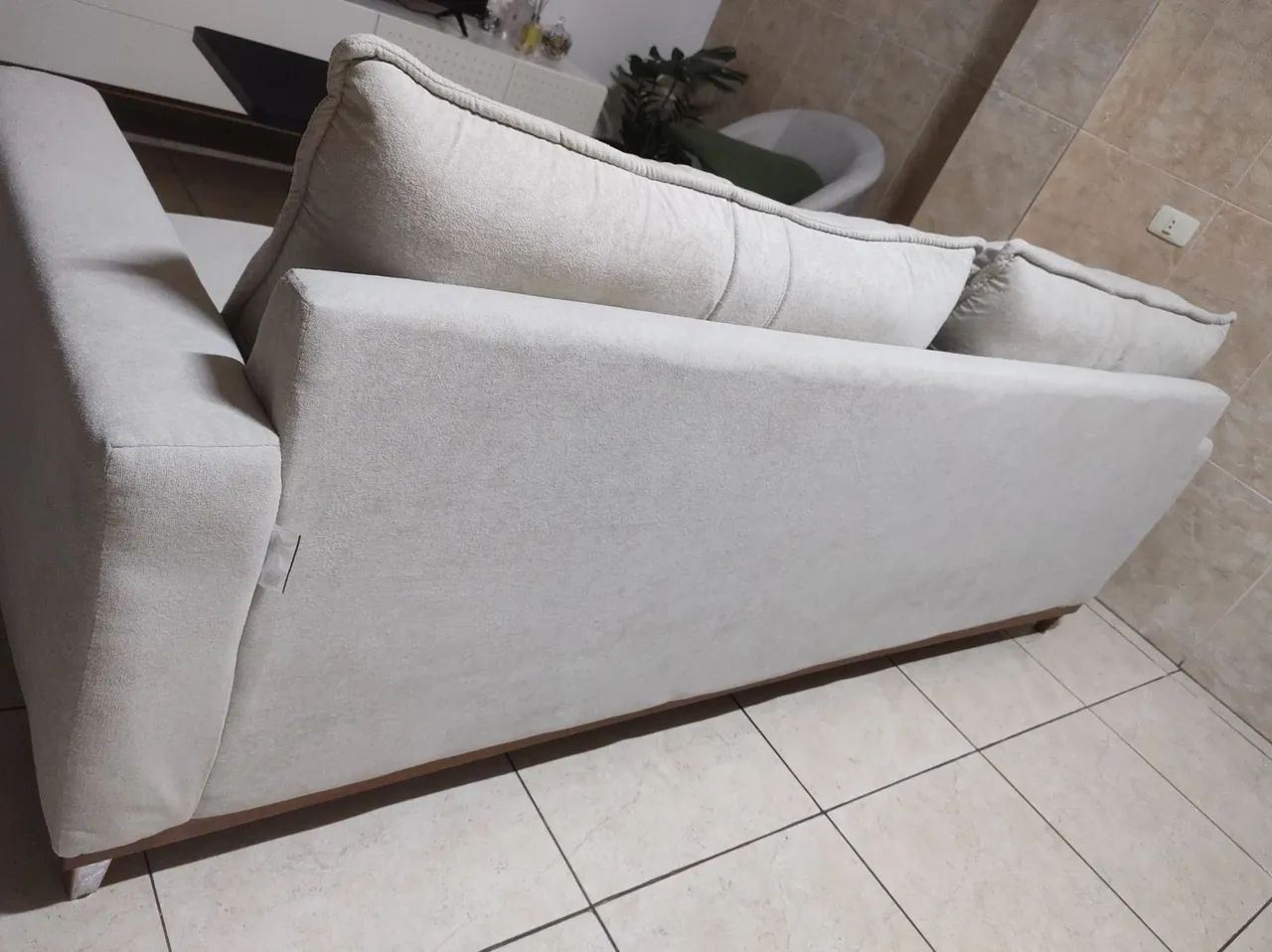 Modern and Comfortable Gray Sofa65104743180931124