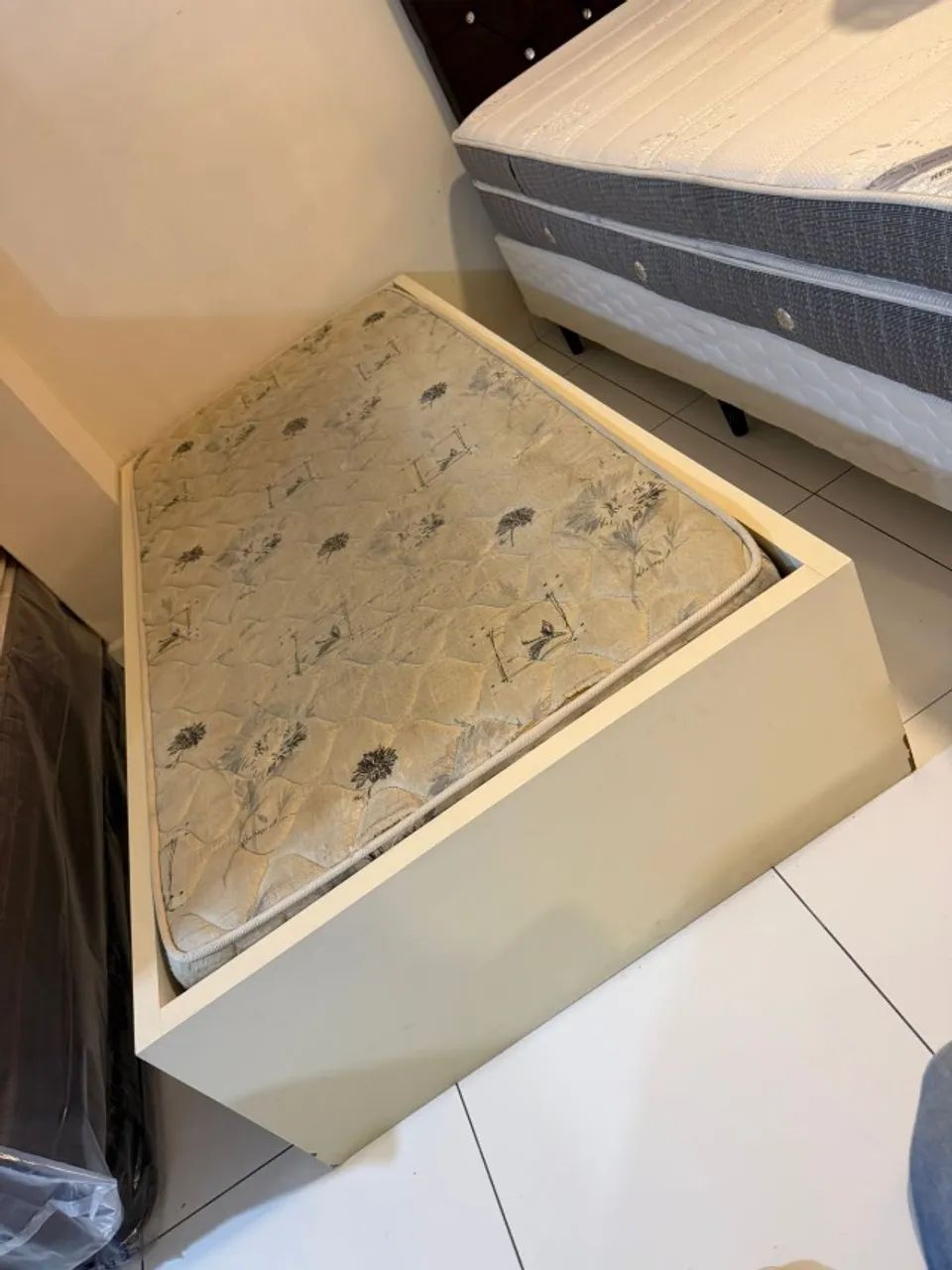 Cama de solteiro + colchão solteiro USADO - Entrego! 