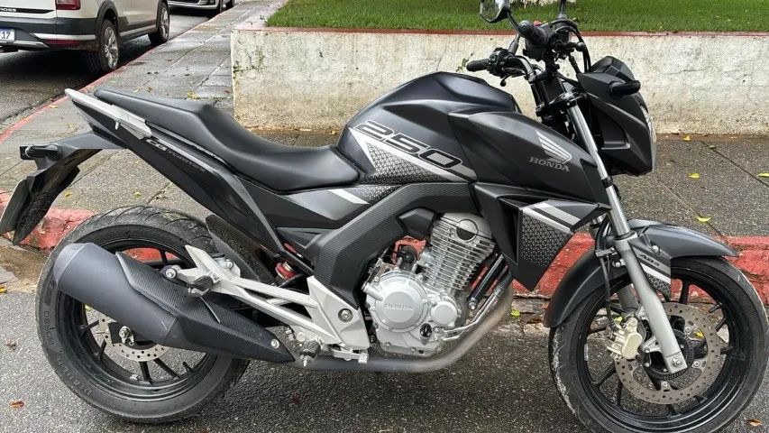 HONDA TWISTER CB 250 CC 2022 - Foto 3