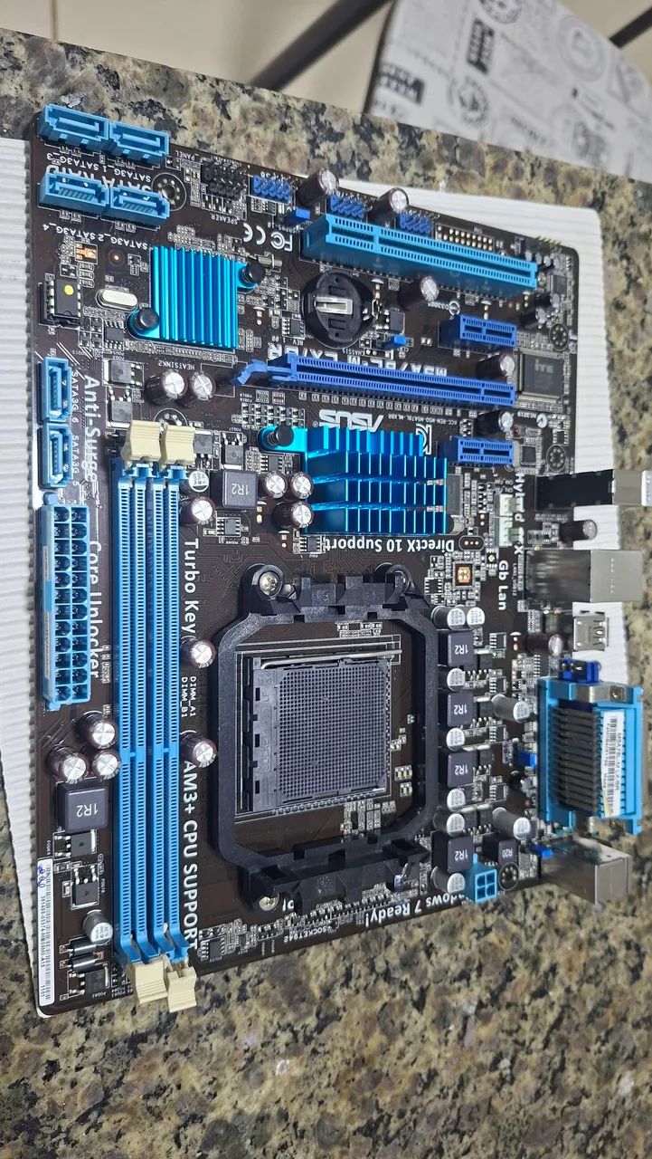 Placa mãe M5A 78L-M LX/BR sem imagem - Foto 5