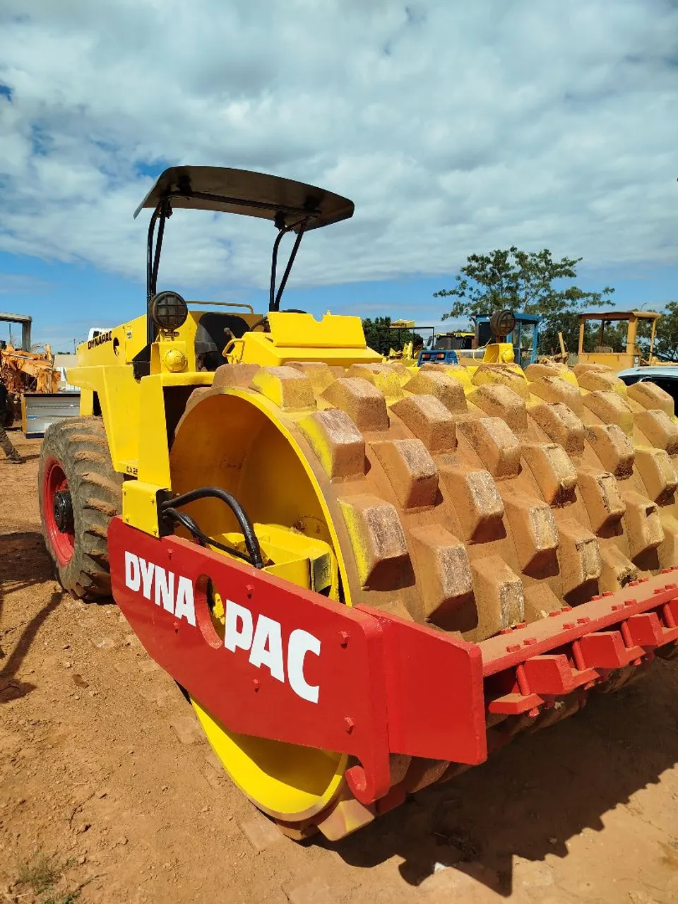 Rolo Compactador DynaPac CA25PD revisado