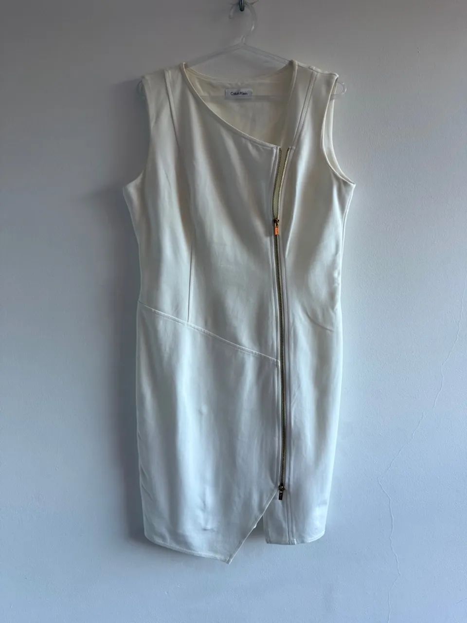 Vestido Calvin Klein Off White com Zíper Diagonal