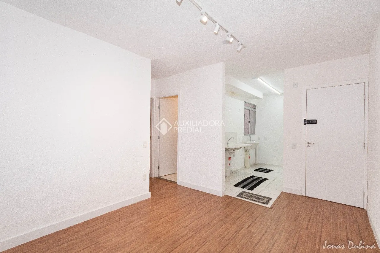 Apartamento para alugar com 2 quartos e 1 vaga na Zona Sul de Porto Alegre / RS