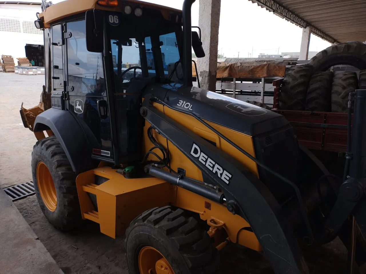 Retroescavadeira Deere 310L