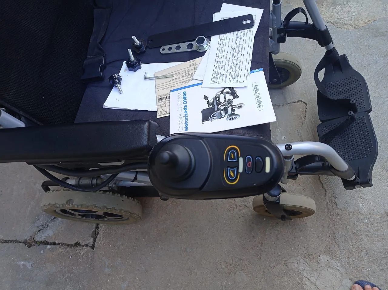 Cadeira de Rodas Motorizada elétrica Modelo Dobrável Dellamed 1000 - Foto 3