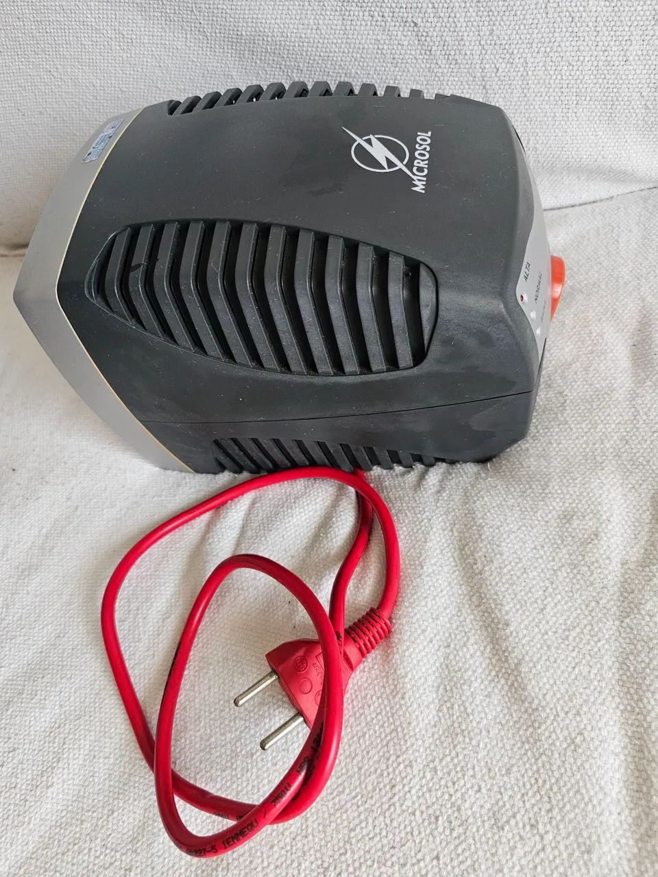 Estabilizador Isolador Microsol, 110-220v, permite conexão de 4 aparelhos - Foto 4