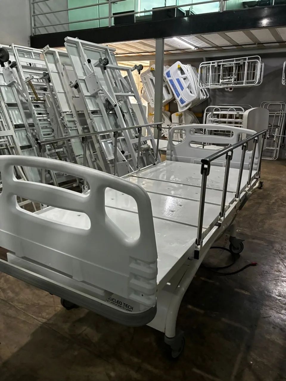 Cama hospitalar motorizada 2 movimentos 