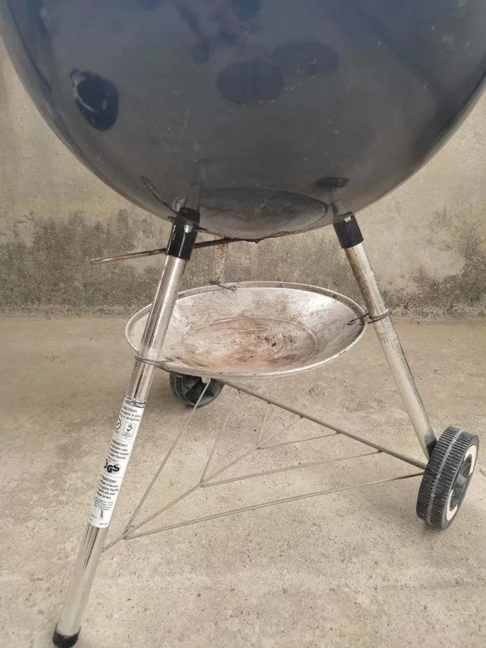 Churrascaria a carvão redonda compact Weber  - Foto 6